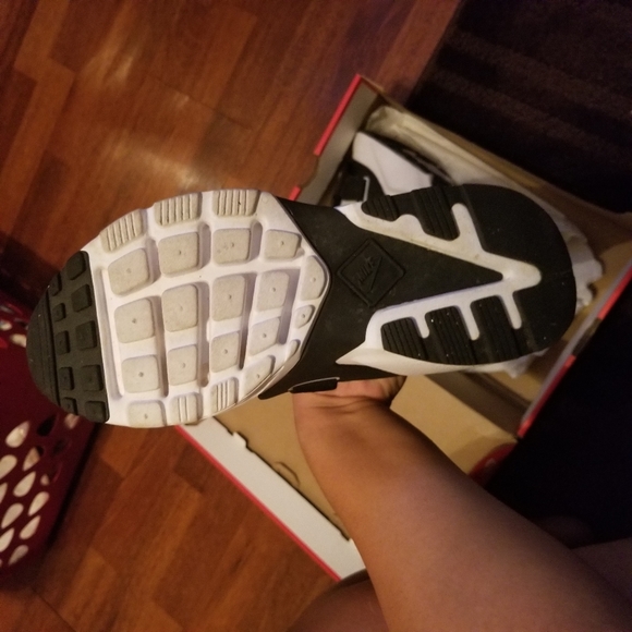 Shoes - Picture 3 of 4